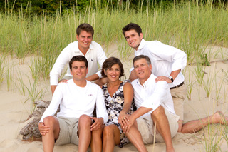 Image of Patricia Randall and her family